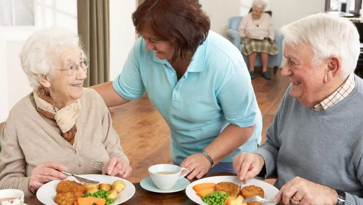How to get my loved one with dementia to eat