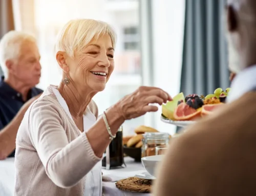 How to Help Someone with Dementia Eat: Mealtime Strategies That Work